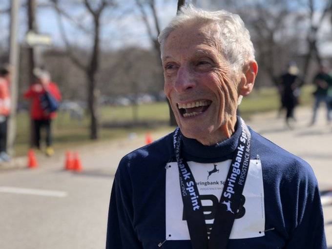 关于Rookie新星领先优势明显表现突出，加拿大队前途光明！赛场气氛高涨的信息-爱游戏体育