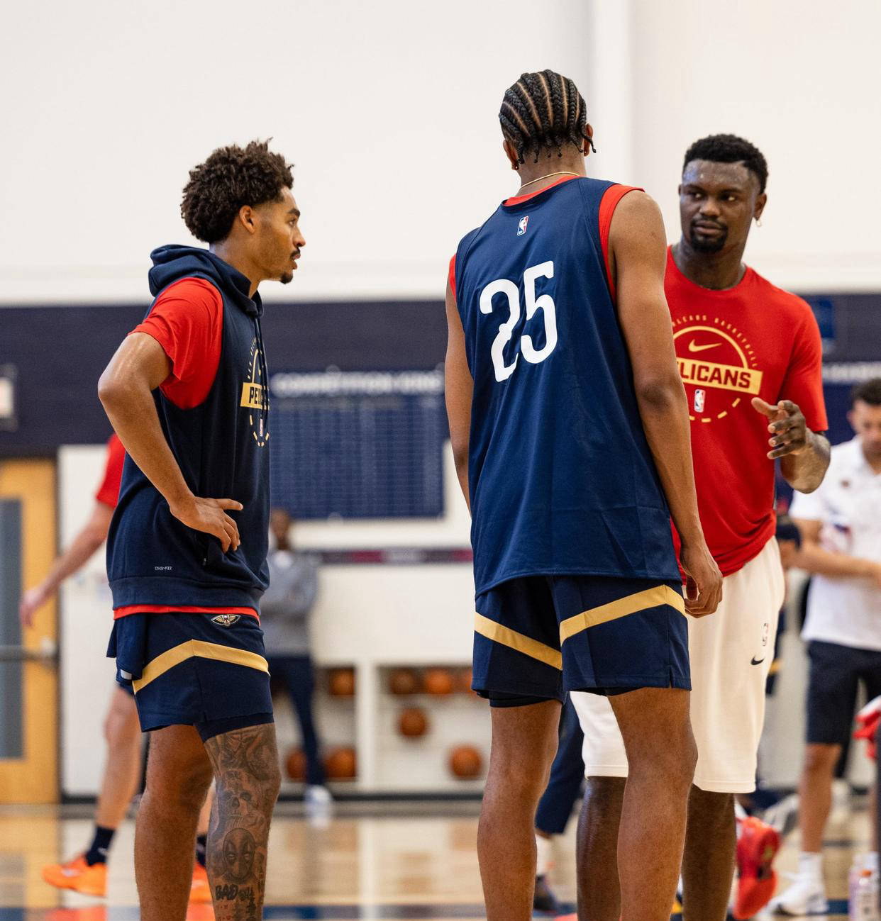 密尔沃基雄鹿vs新奥尔良鹈鹕-爱游戏中国