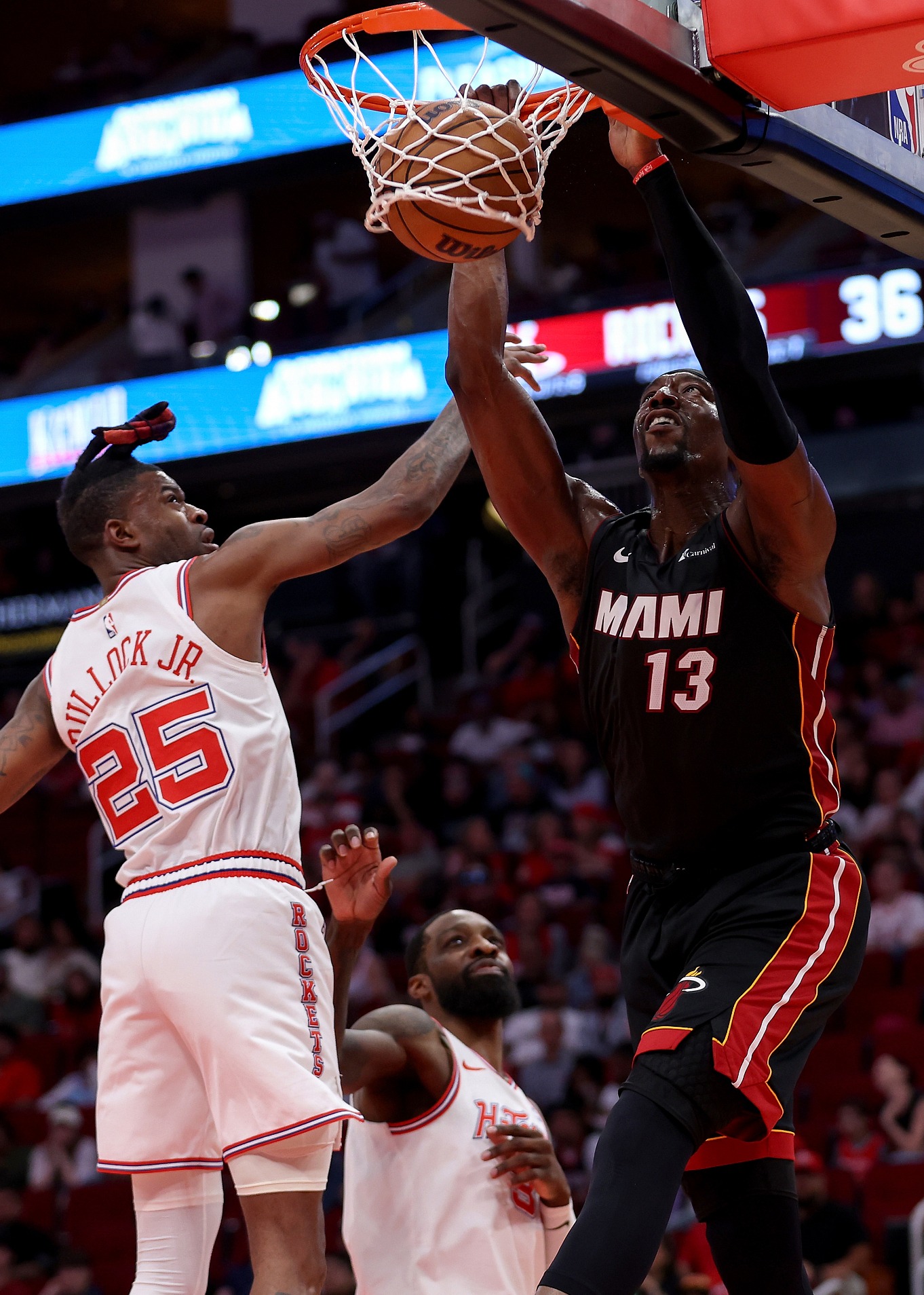 赛后迈阿密热火备战NBA常规赛，手感冰凉细节曝光，话题不断，更衣室氛围转暖的简单介绍-爱游戏体育